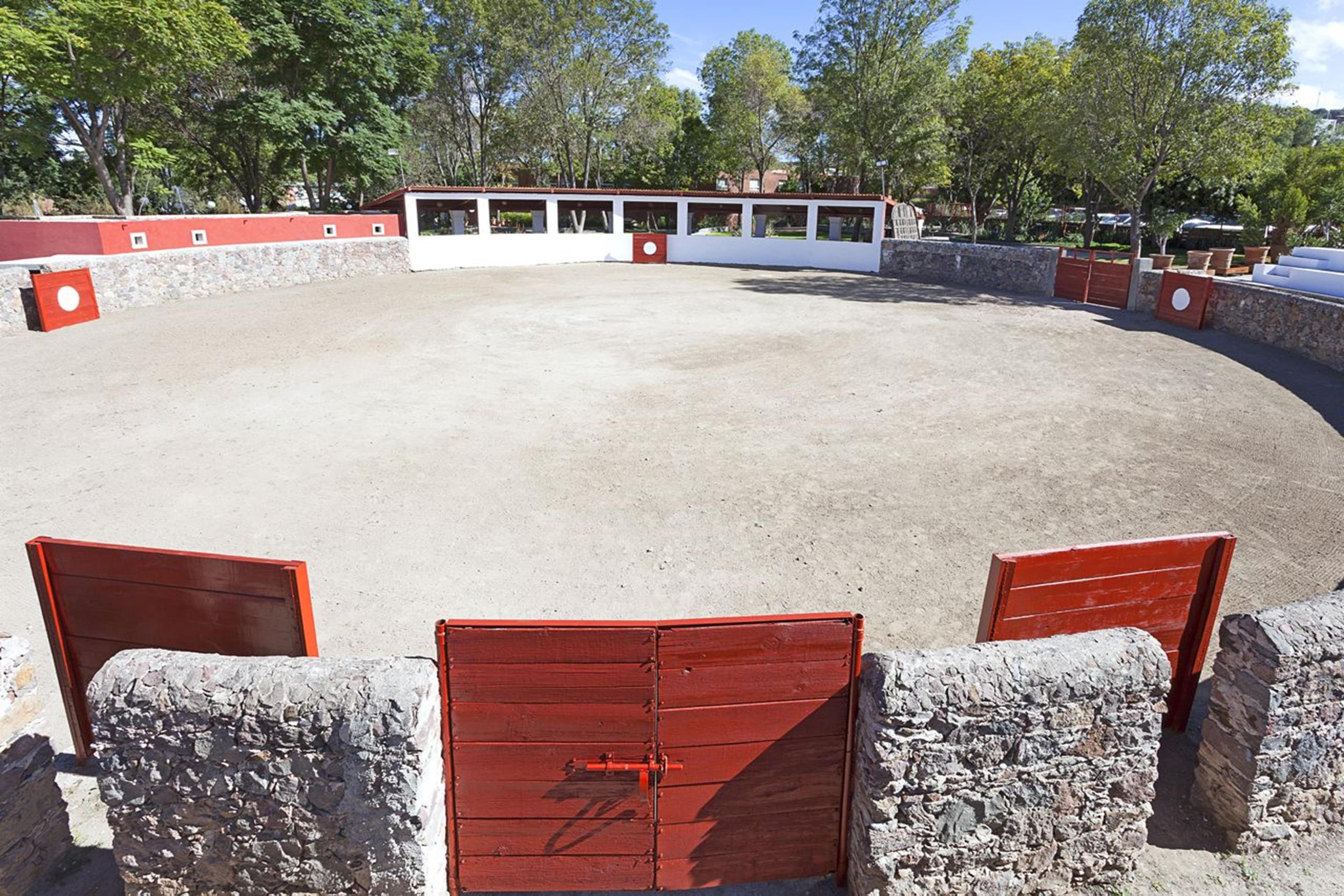 Real De Minas Сан Мигел де Аленде Екстериор снимка The bullring
