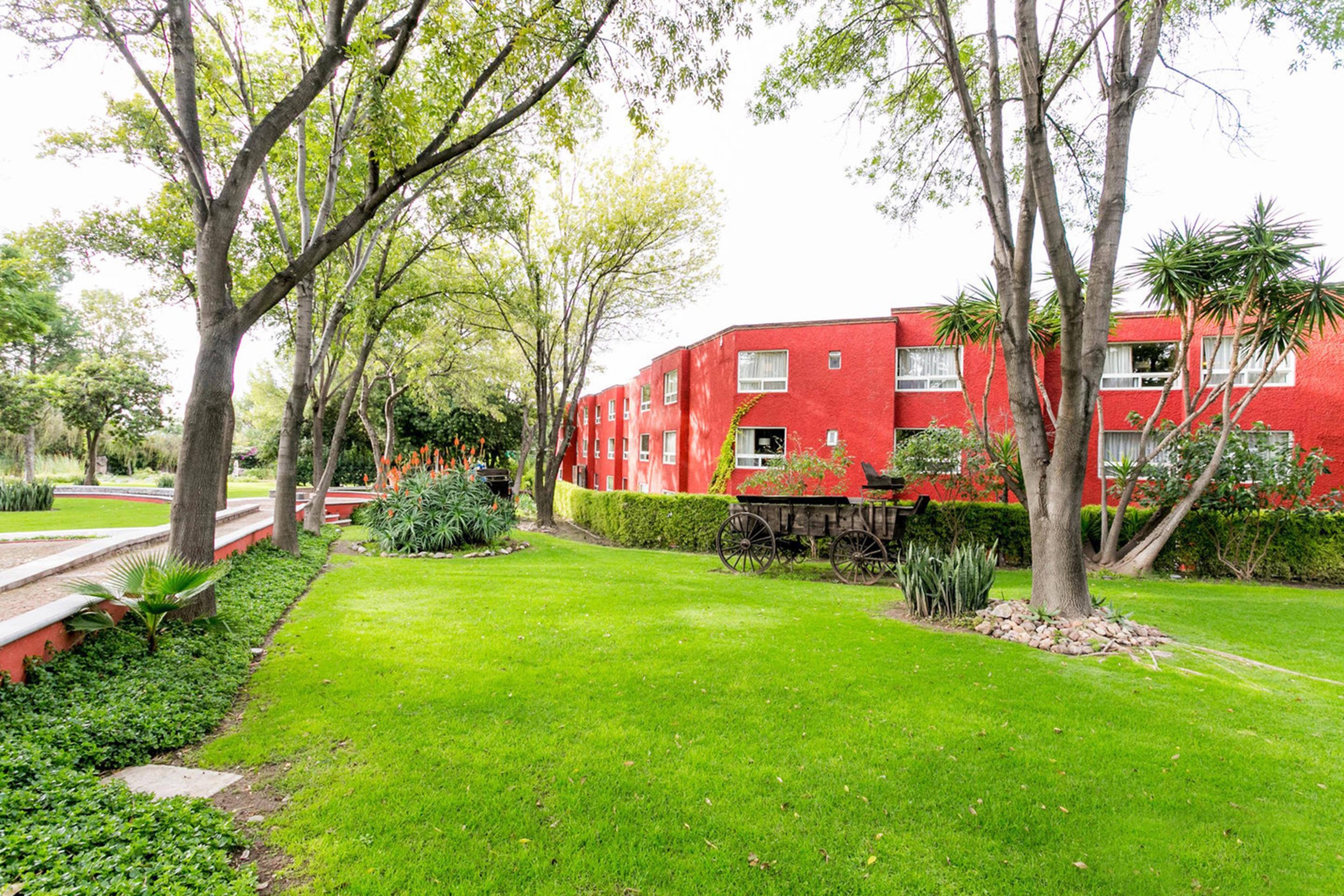 Real De Minas Сан Мигел де Аленде Екстериор снимка Residential buildings in Lomas de Chapultepec